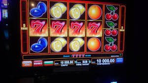 gm999 ဘင်ဂို Multiplayer Room တွင် ကစားသမားများ Live ဘင်ဂိုဂိမ်း ဝိုင်းကစားနေသောမြင်ကွင်း